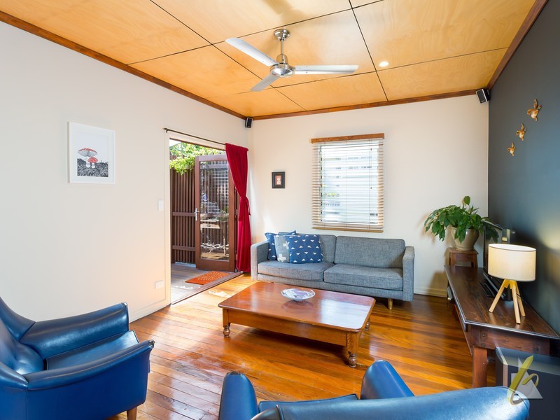 12 Acacia Ave, Graceville QLD 4075