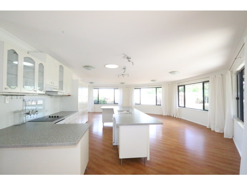 11 Stanaway Place, Bellbowrie QLD 4070