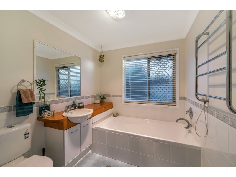 10 Katherine Court, Karalee QLD 4306