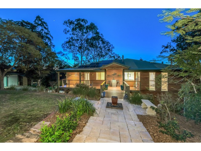 10 Katherine Court, Karalee QLD 4306