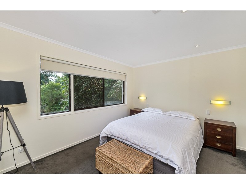 12 Dusk Street, Kenmore QLD 4069