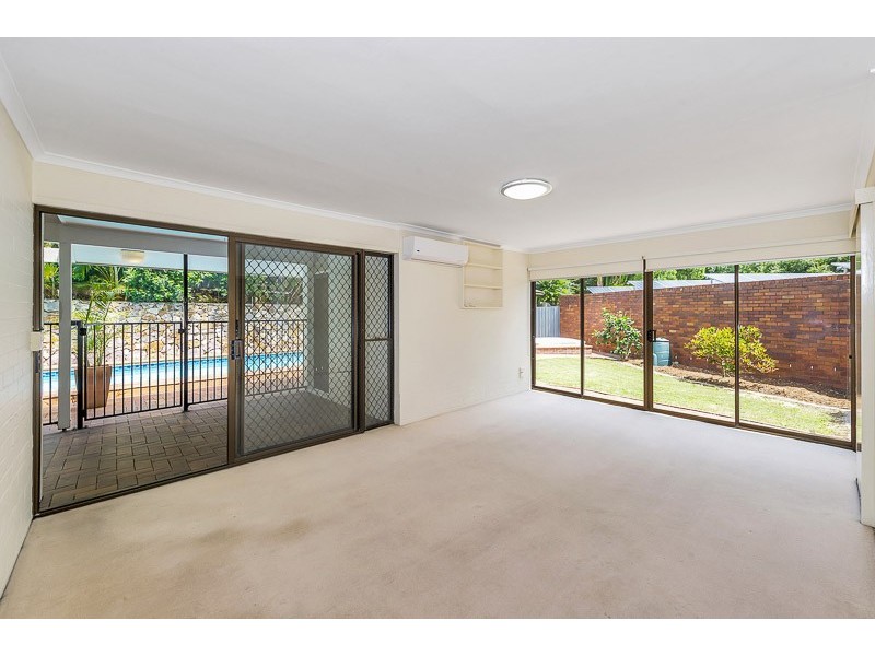 12 Dusk Street, Kenmore QLD 4069