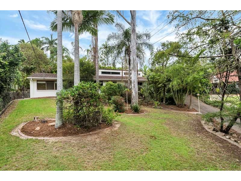 12 Dusk Street, Kenmore QLD 4069