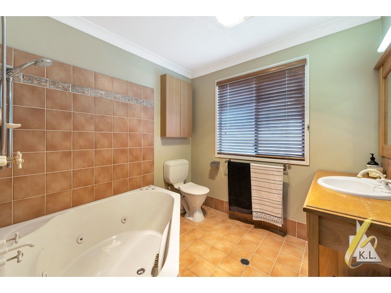 15 St Andrews Drive, Karana Downs QLD 4306