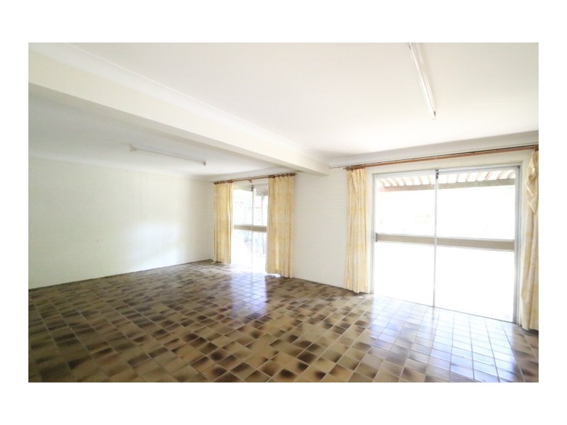 20 Leander Street, Chapel Hill QLD 4069