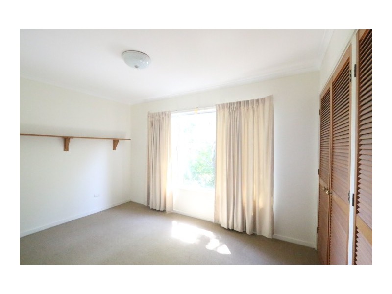 20 Leander Street, Chapel Hill QLD 4069