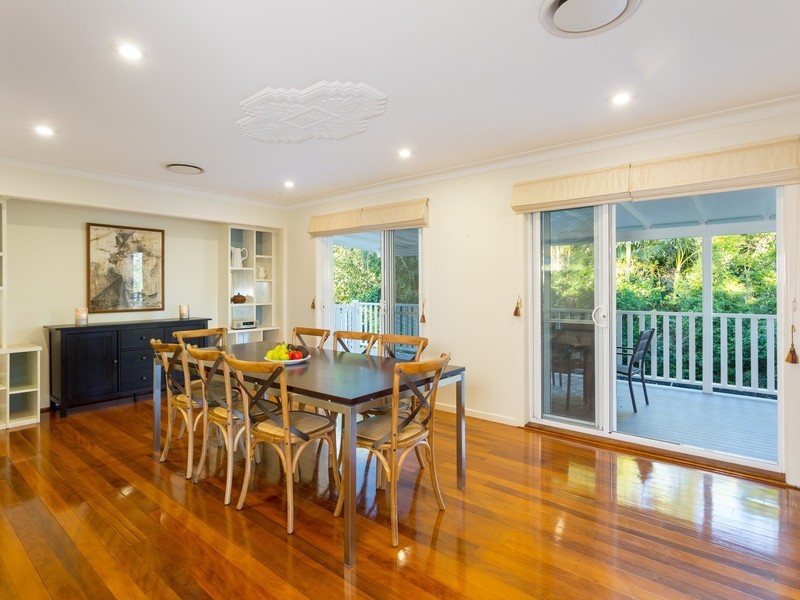 1 Rustic St, Kenmore Hills QLD 4069