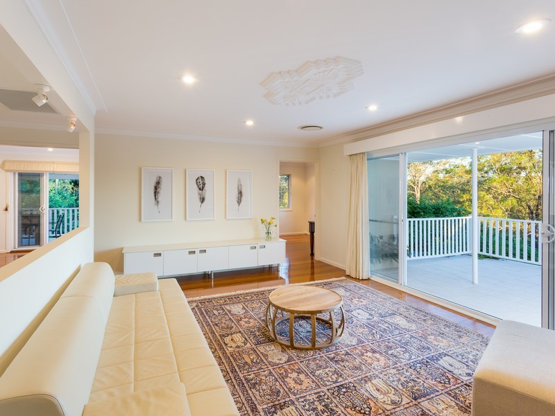 1 Rustic St, Kenmore Hills QLD 4069