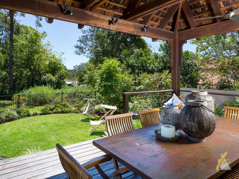 83 Tristania Rd, Chapel Hill QLD 4069