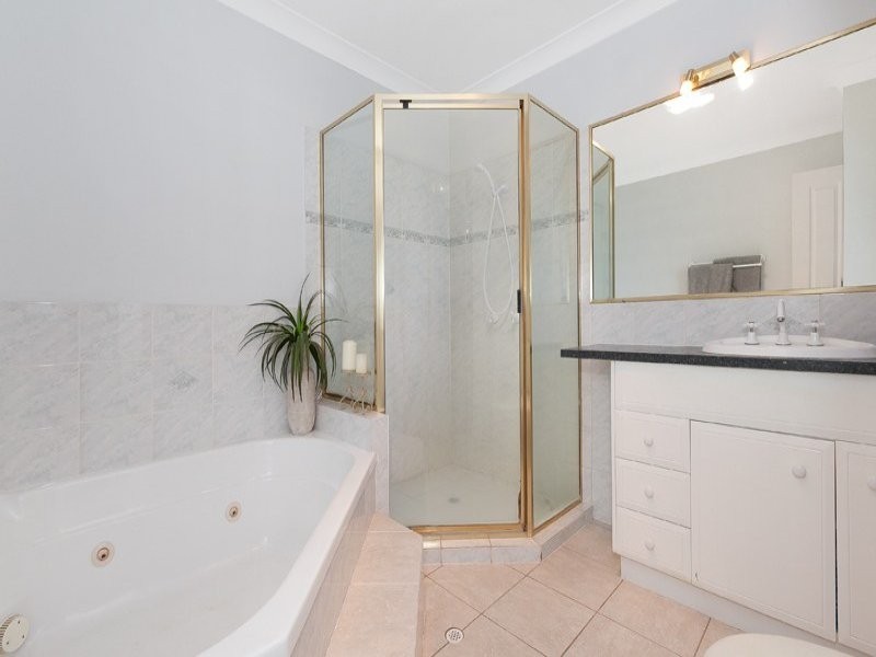 53 Tuckett Street, Kenmore Hills QLD 4069