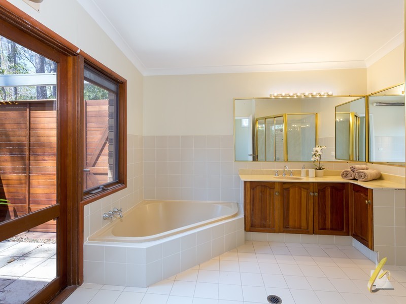 133 Pinjarra Rd, Pinjarra Hills QLD 4069