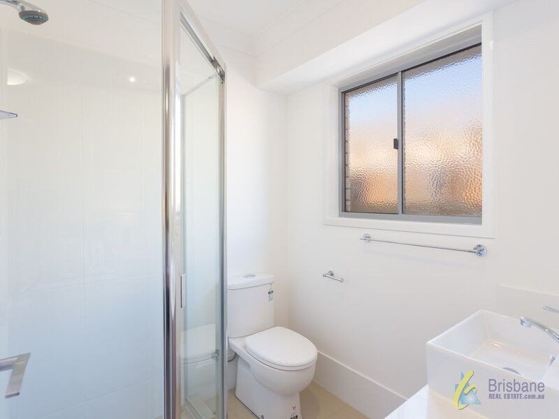 5 Robert Jones St, Redbank Plains QLD 4301