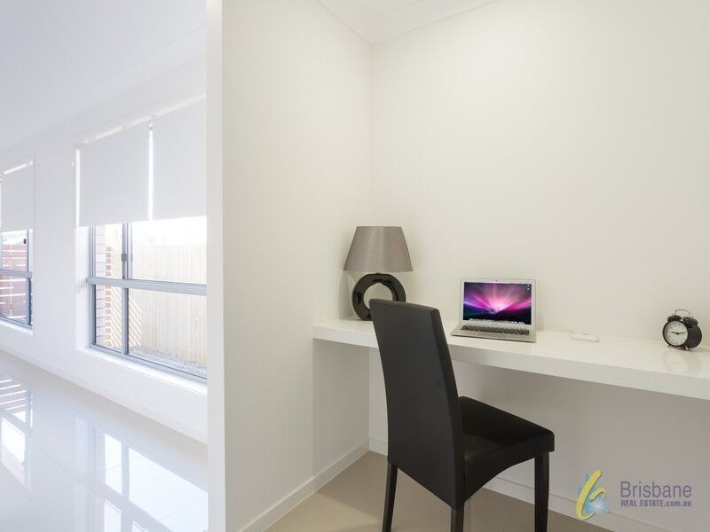 5 Robert Jones St, Redbank Plains QLD 4301