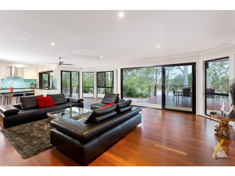 83 Lather Road, Bellbowrie QLD 4070