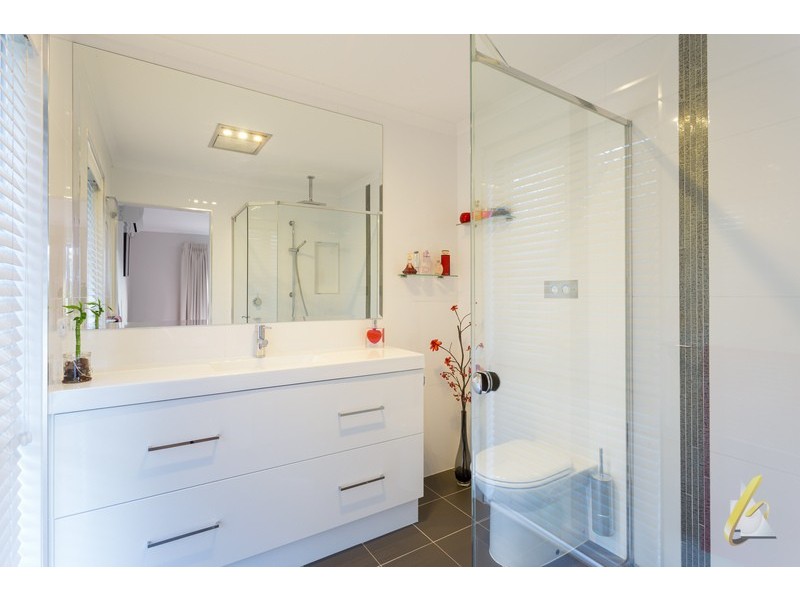 83 Lather Road, Bellbowrie QLD 4070