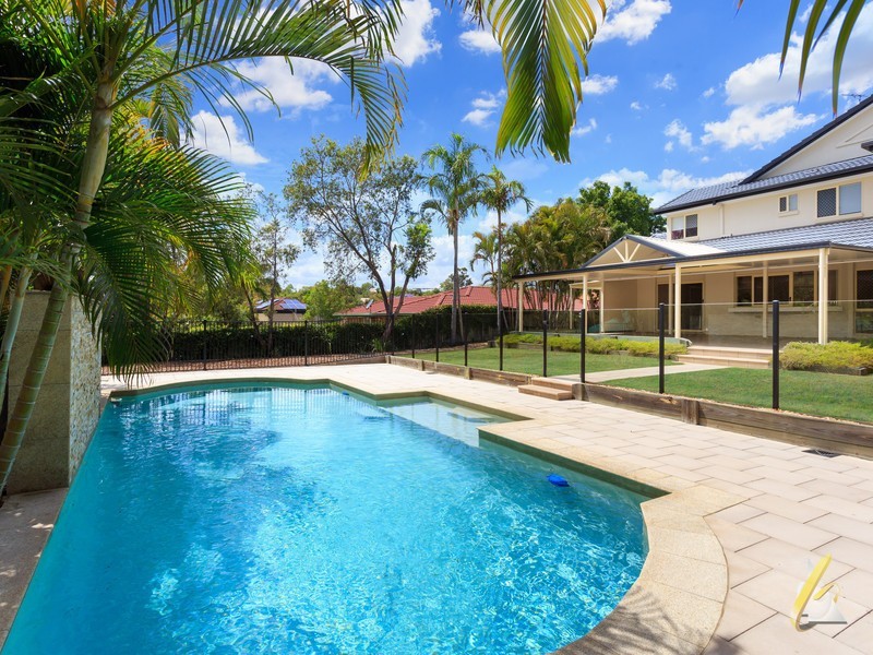 11 Campbell Crescent, Bellbowrie QLD 4070