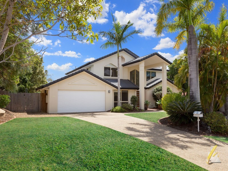11 Campbell Crescent, Bellbowrie QLD 4070