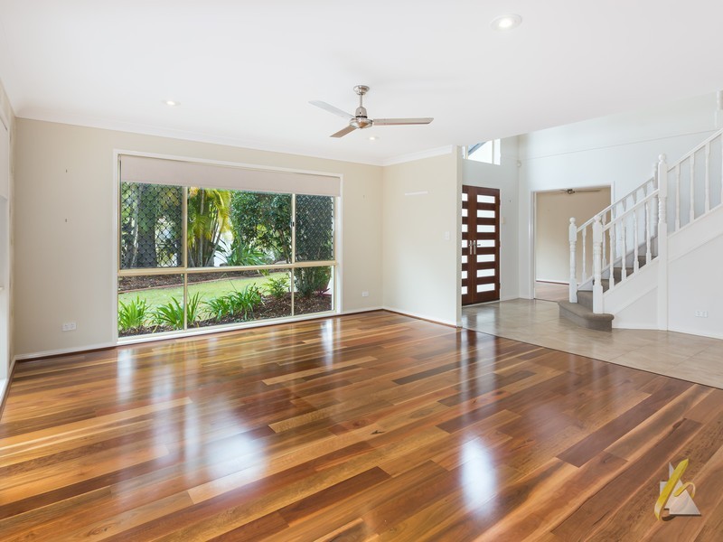 11 Campbell Crescent, Bellbowrie QLD 4070
