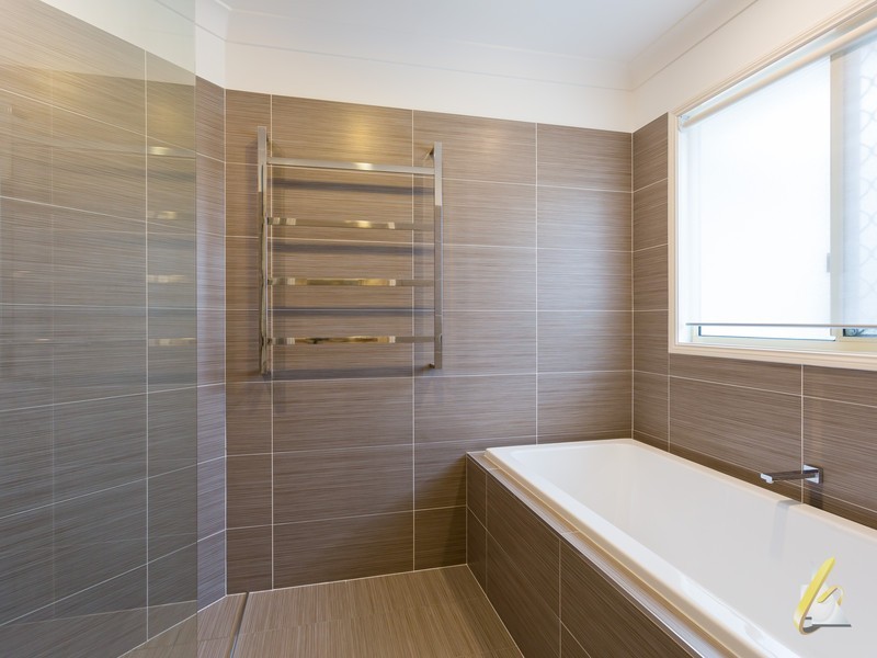 11 Campbell Crescent, Bellbowrie QLD 4070