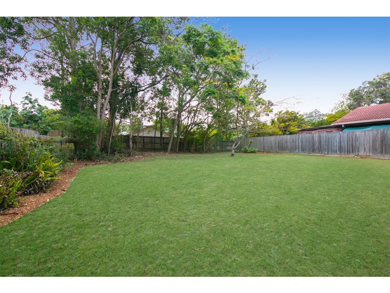 3 Ardell St, Kenmore QLD 4069