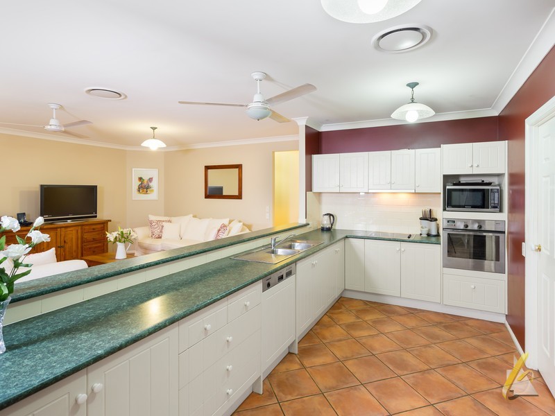 82 Boyd Terrace, Brookfield QLD 4069