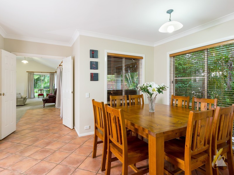 82 Boyd Terrace, Brookfield QLD 4069