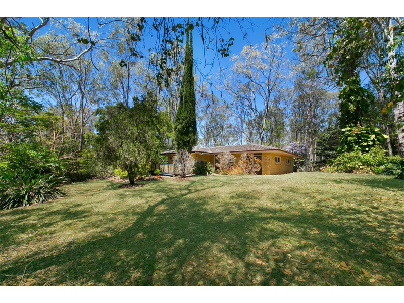 26 Herron Road, Pullenvale QLD 4069