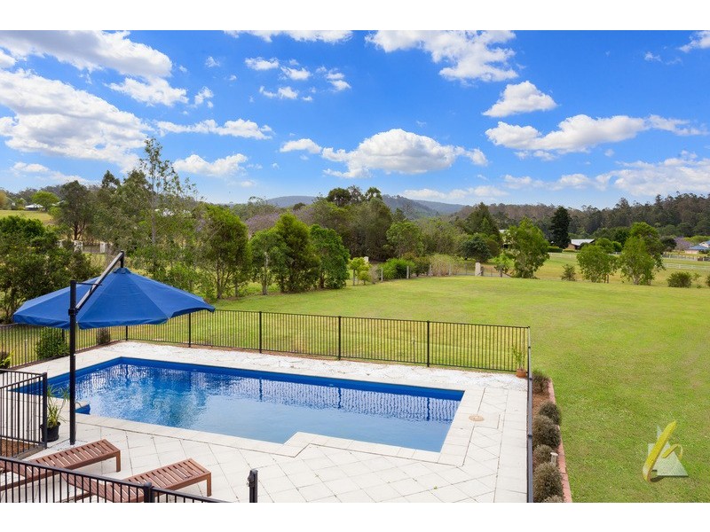 60 Summerland Pl, Pullenvale QLD 4069