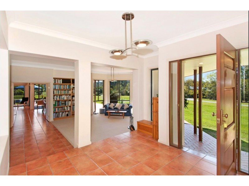 60 Summerland Pl, Pullenvale QLD 4069