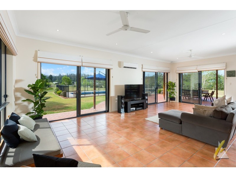 60 Summerland Pl, Pullenvale QLD 4069