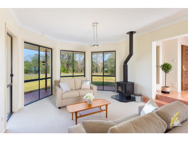 60 Summerland Pl, Pullenvale QLD 4069