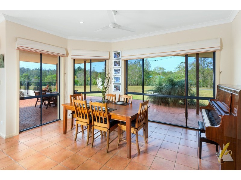 60 Summerland Pl, Pullenvale QLD 4069