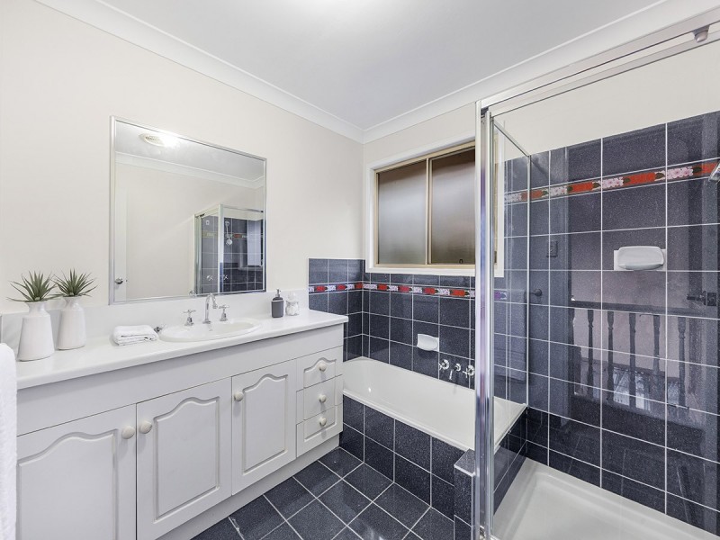 12 Baikal Place, Westlake QLD 4074