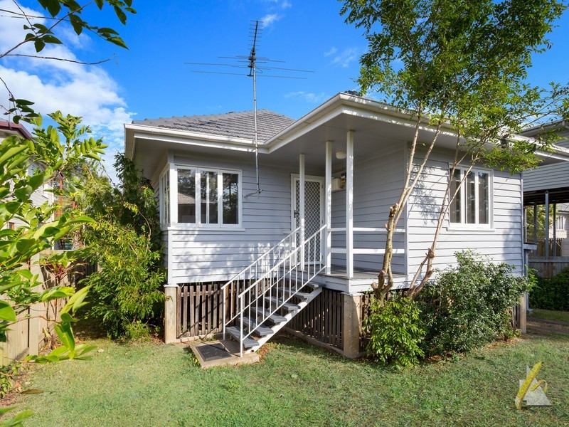 22 Coleman Street, Graceville QLD 4075
