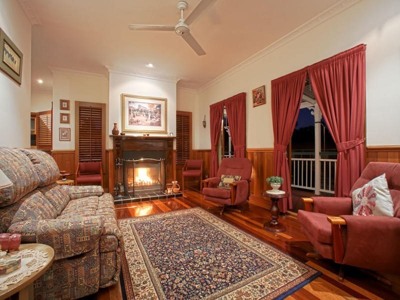 72 Mirbelia Street, Kenmore QLD 4069