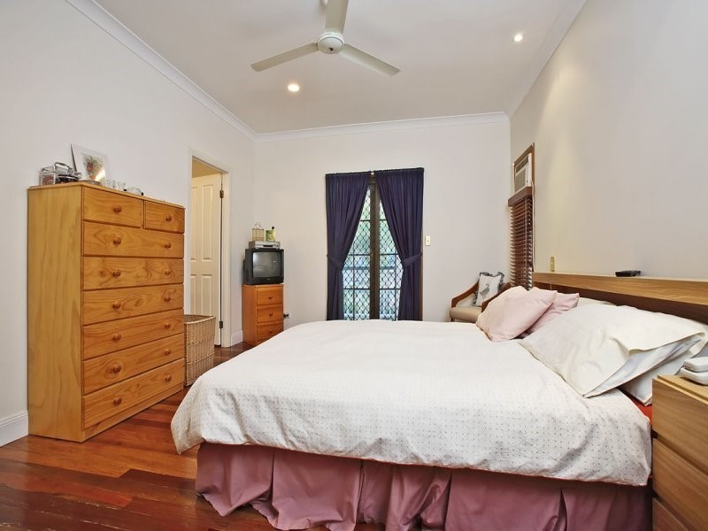 72 Mirbelia Street, Kenmore QLD 4069