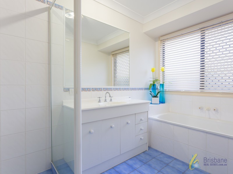 33 Ascot Av, Forest Lake QLD 4078