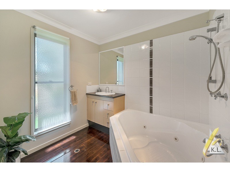 60 Billagall Drive, Karana Downs QLD 4306