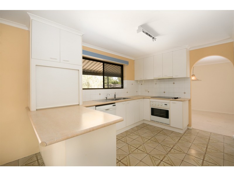 15 Ludlow St, Chapel Hill QLD 4069