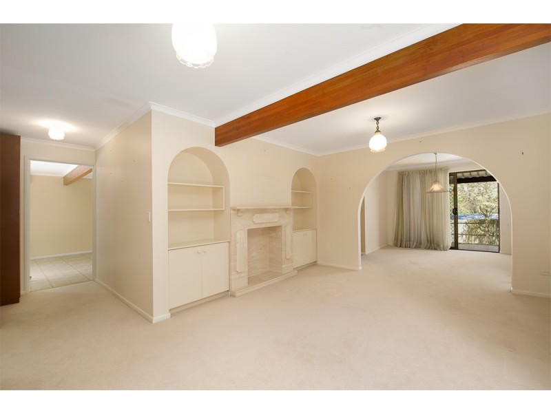 15 Ludlow St, Chapel Hill QLD 4069