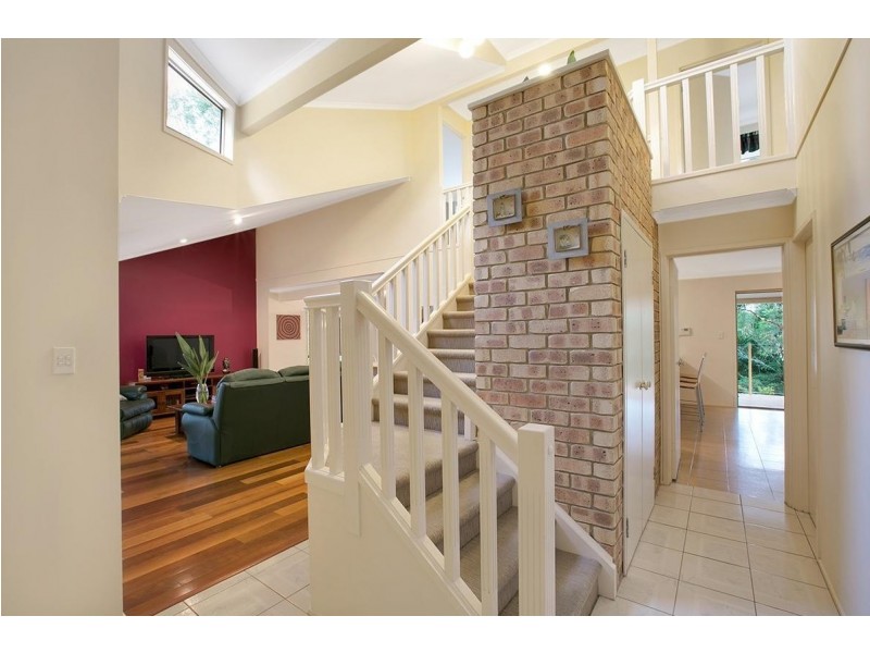 3 Camborne Place, Chapel Hill QLD 4069