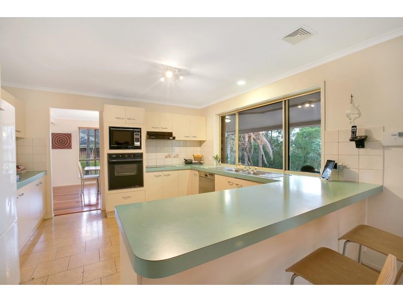 3 Camborne Place, Chapel Hill QLD 4069