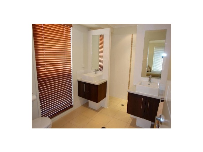 5 Frederick Street, Moggill QLD 4070