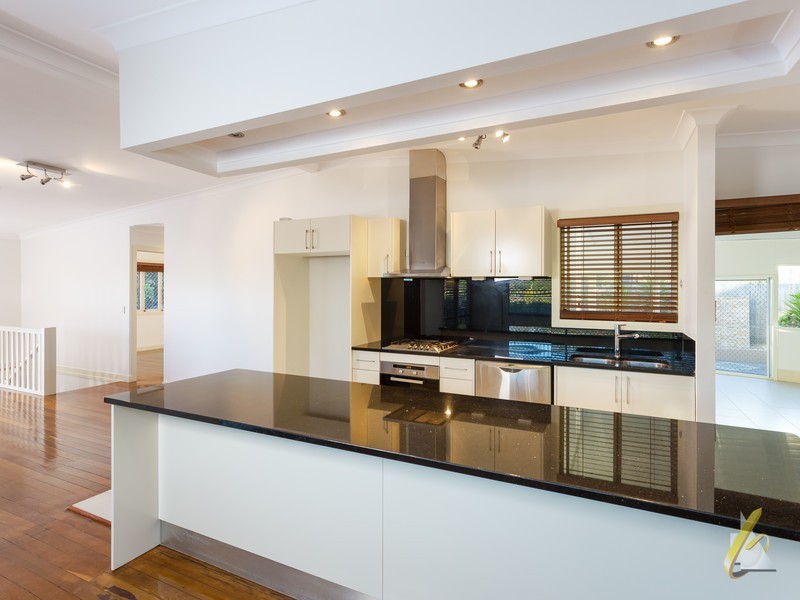 100 Strickland Tce, Graceville QLD 4075