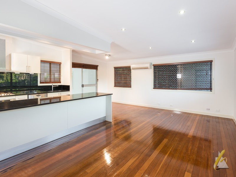 100 Strickland Tce, Graceville QLD 4075