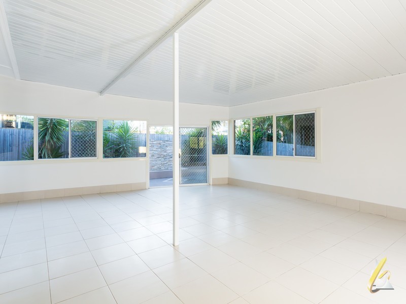 100 Strickland Tce, Graceville QLD 4075