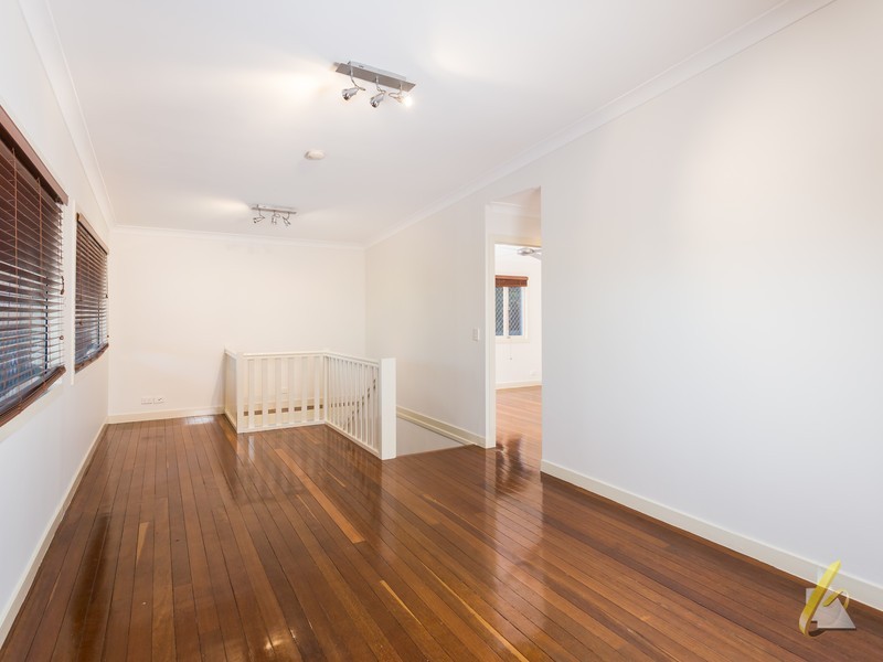 100 Strickland Tce, Graceville QLD 4075