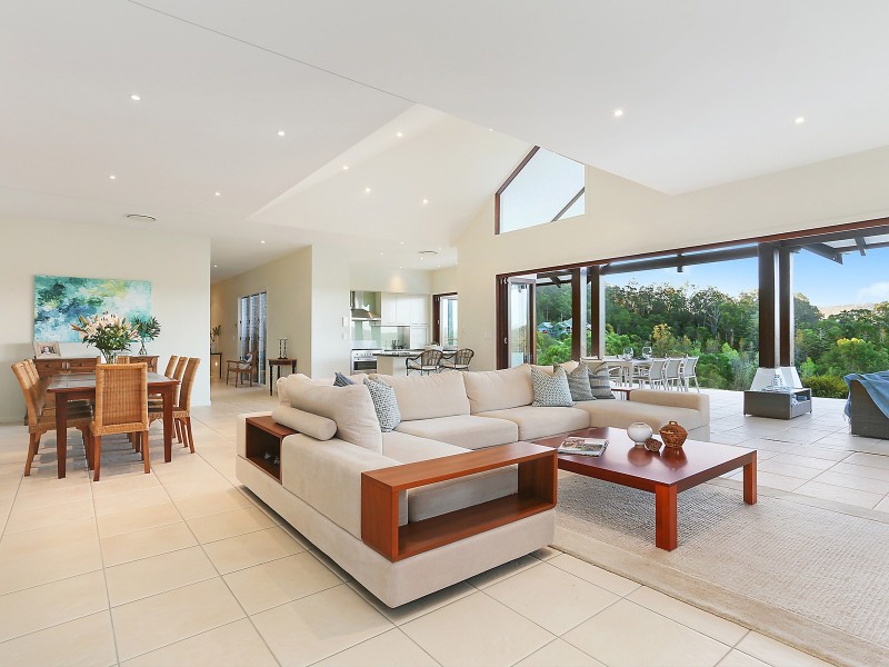 260 Old Farm Road, Pullenvale QLD 4069