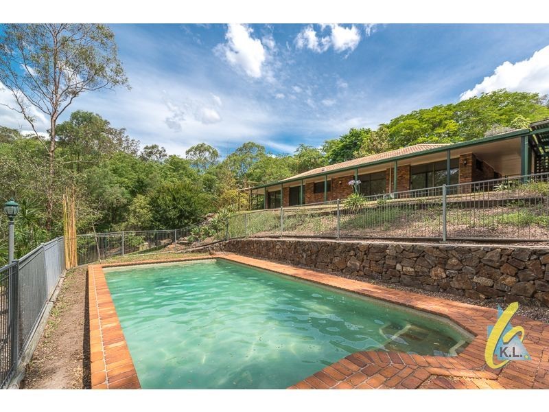 1040 Mt Crosby Rd, Mount Crosby QLD 4306