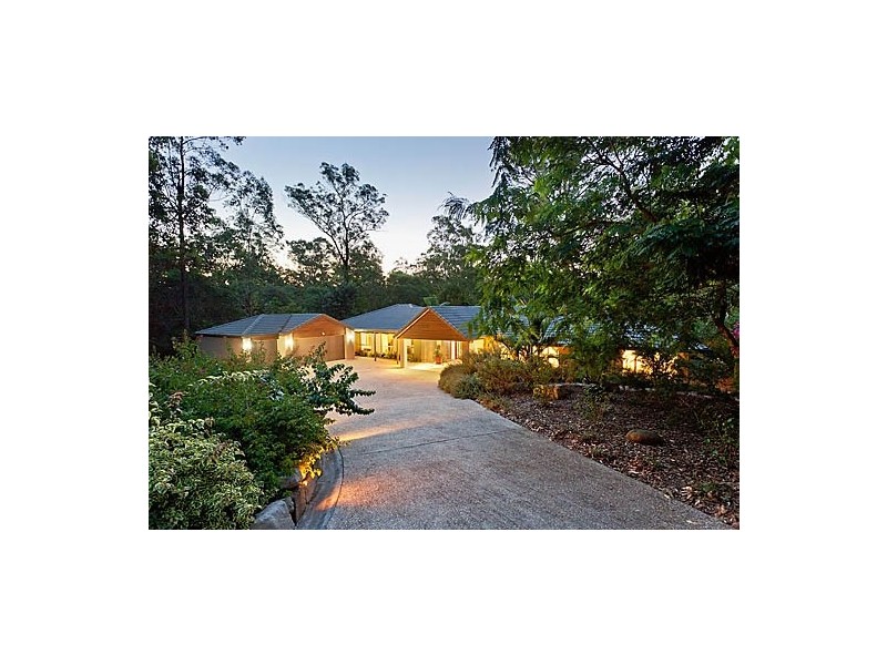 190 Tinarra Cr, Kenmore Hills QLD 4069